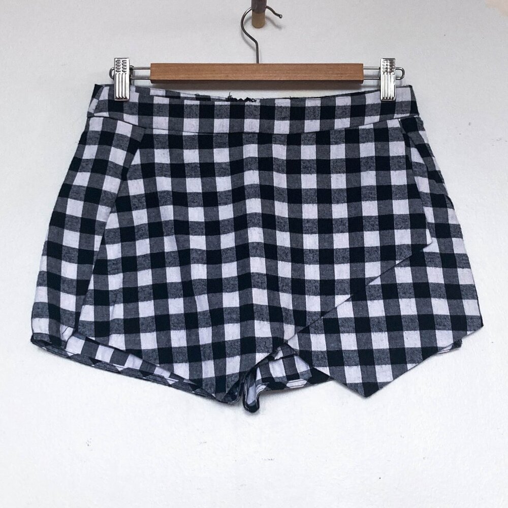 Black and White Plaid mini Skort (skirt / shorts)